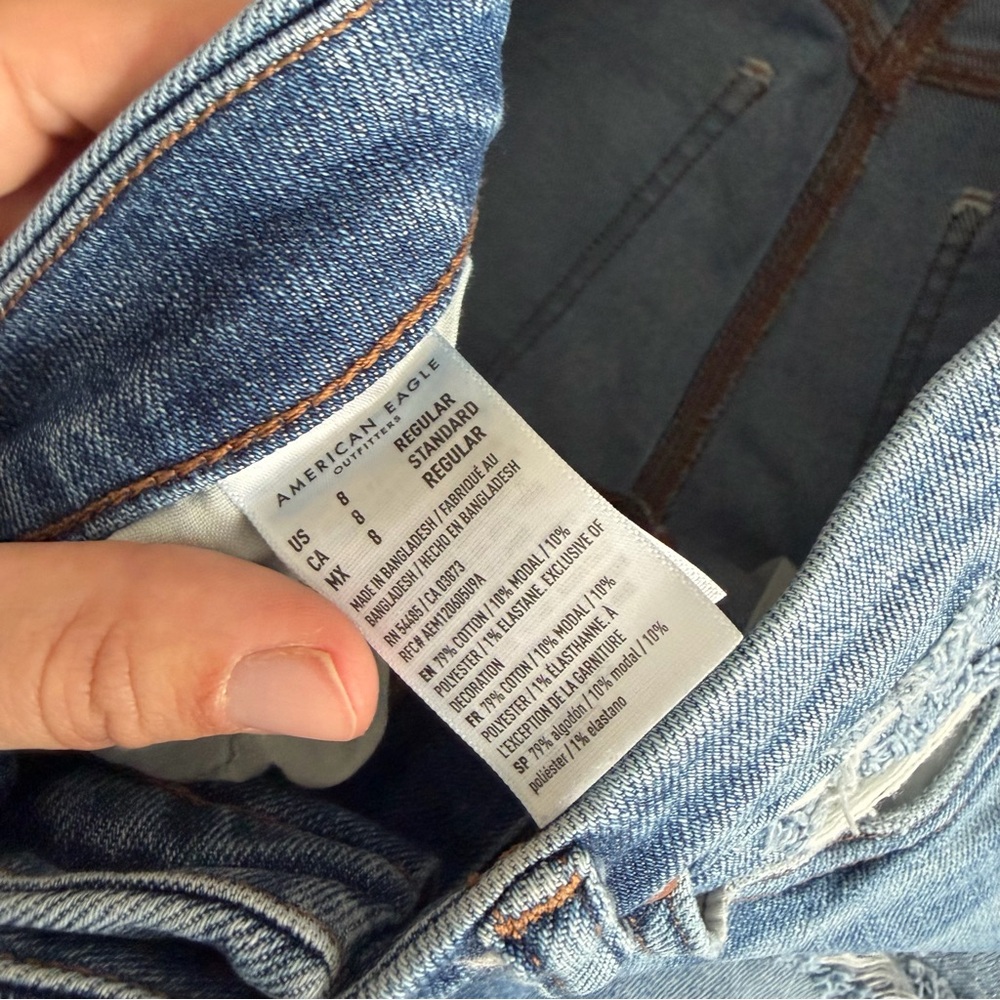 American Eagle Curvy Mom Jean Size 8 - Picture 5 of 10